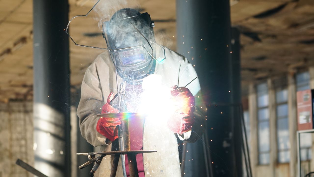 Kurs spawacza 141 TIG – wymagania, program, egzaminy i uprawnienia